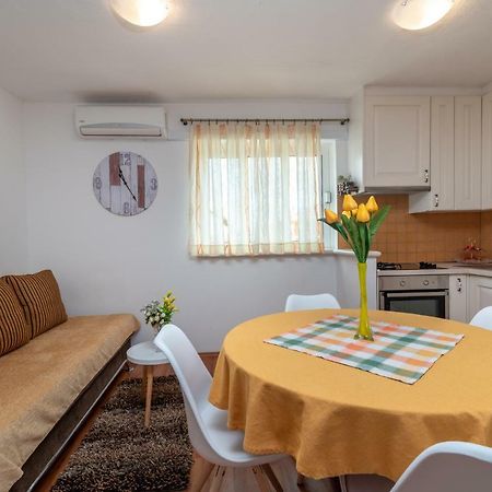 Apartment Dinka Trogir Bagian luar foto
