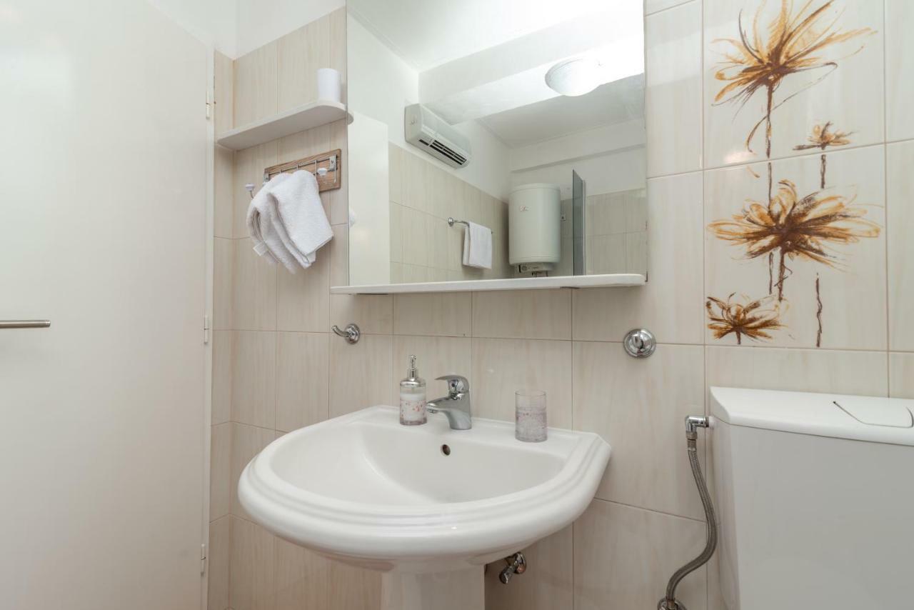 Apartment Dinka Trogir Bagian luar foto