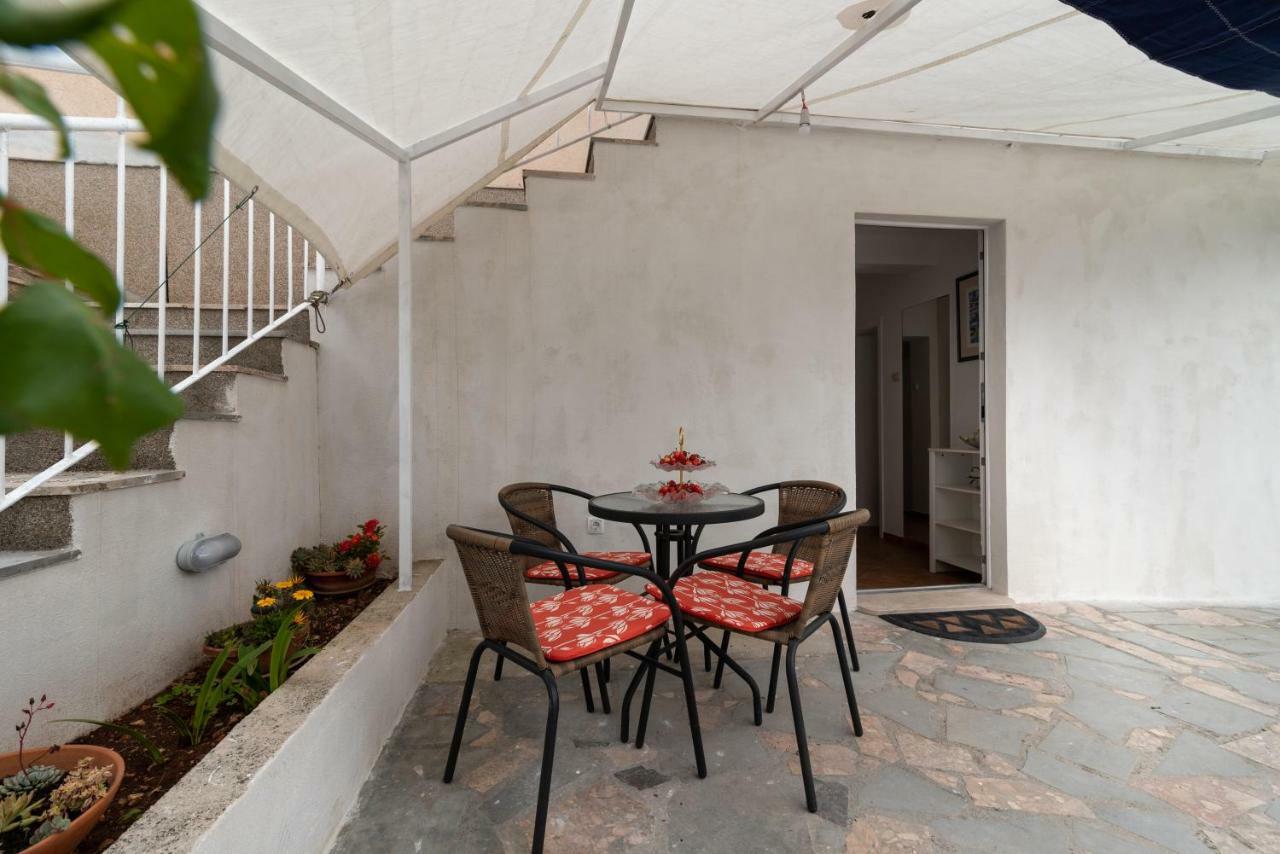 Apartment Dinka Trogir Bagian luar foto