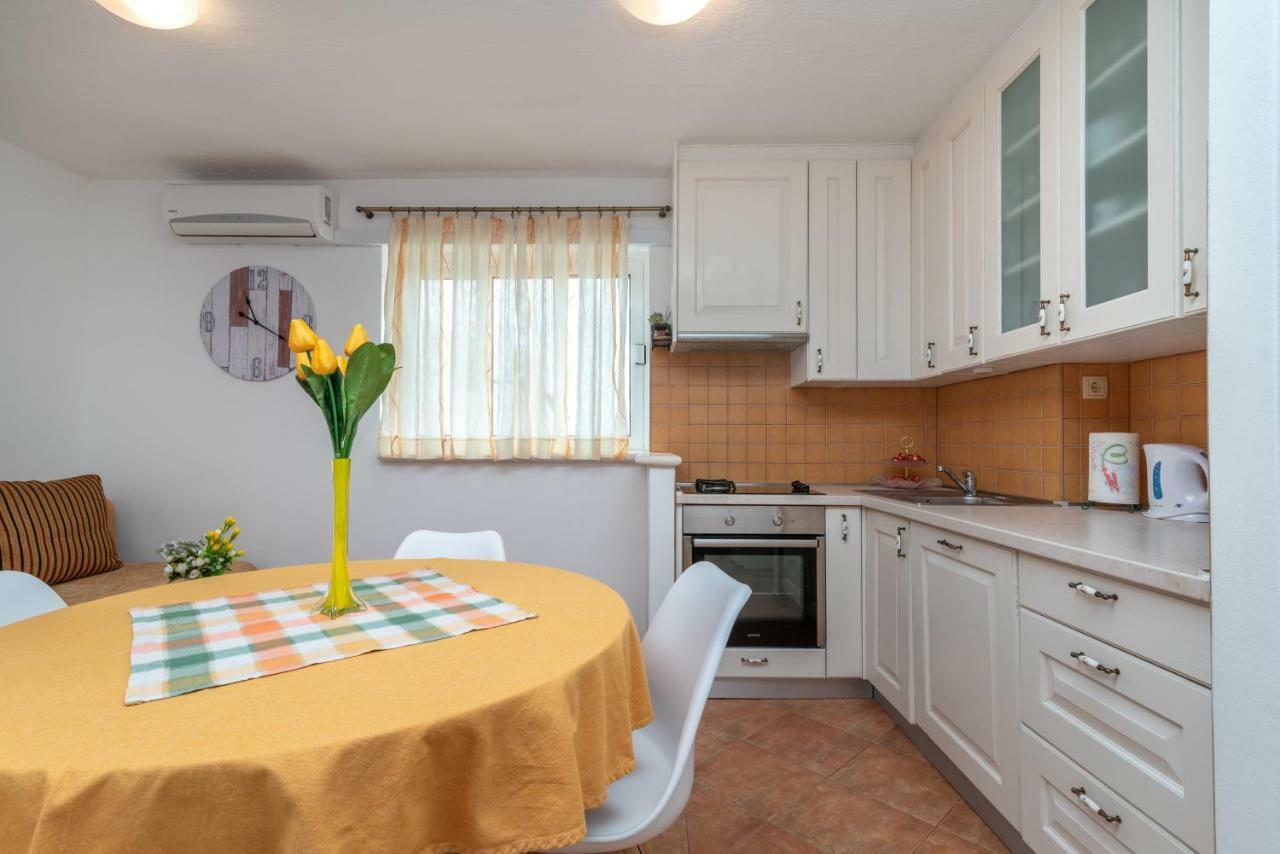 Apartment Dinka Trogir Bagian luar foto