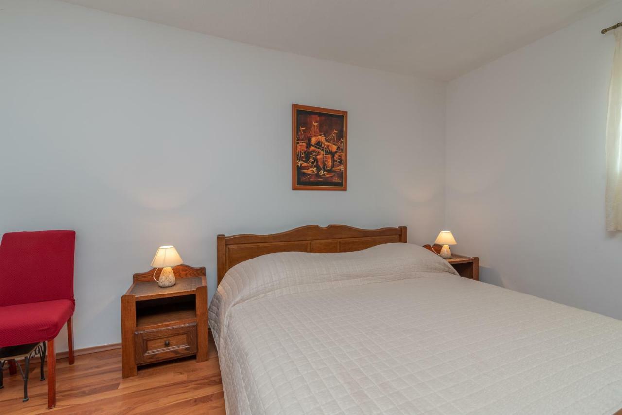 Apartment Dinka Trogir Bagian luar foto