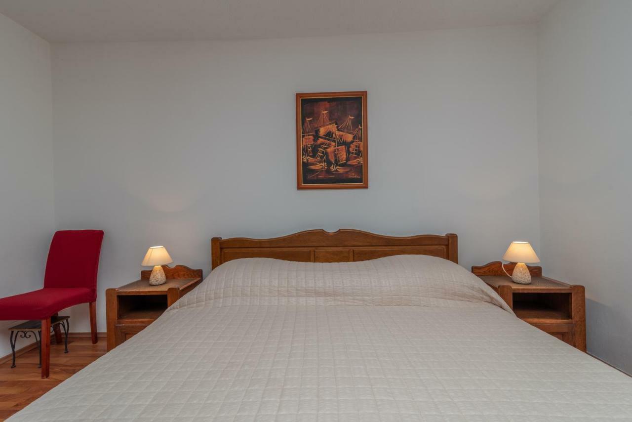 Apartment Dinka Trogir Bagian luar foto