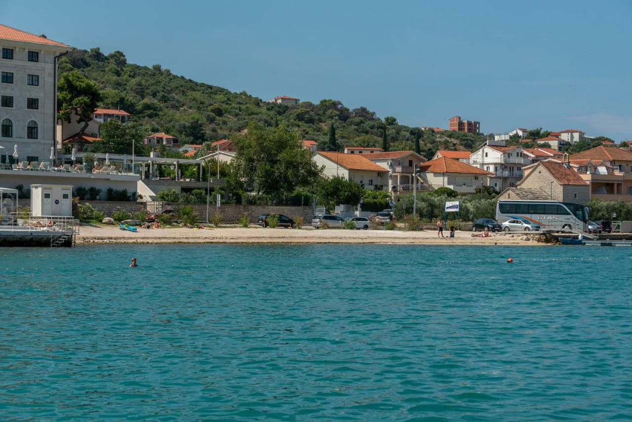 Apartment Dinka Trogir Bagian luar foto